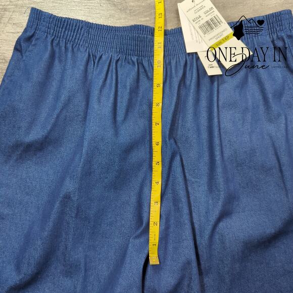 Alfred Dunner Petite Pull On Crop Jeans Size 14P - Picture 4 of 6